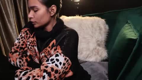 Snapshot of lireesa chatting on 01.17.25 Lire online show from 01.17.25