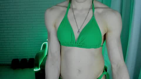 Snapshot of lisa_ree_ chatting on 02.01.25 lisa online show from 02.01.25