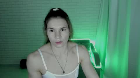 Snapshot of lisa_ree_ chatting on 02.05.25 lisa online show from 02.05.25