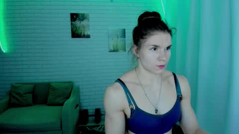 Snapshot of lisa_ree_ chatting on 11.27.25 lisa online show from 11.27.25