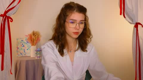 Snapshot of lisa_roses chatting on 01.10.25 Lisa online show from 01.10.25