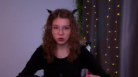 Snapshot of lisa_roses chatting on 11.01.25 Lisa online show from 11.01.25