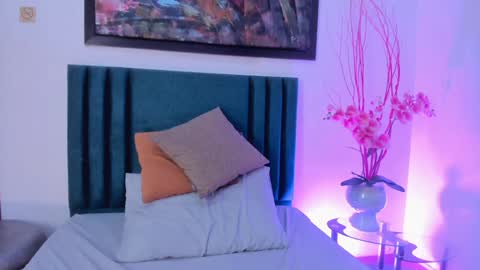 LisaHadwiin online show from 12.12.24