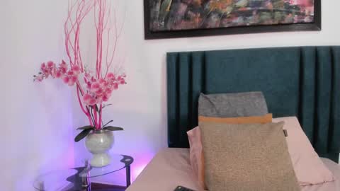 LisaHadwiin online show from 02.04.25