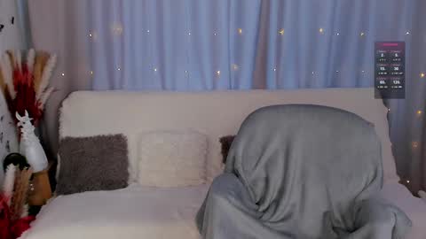 Snapshot of lisamooore chatting on 02.11.25 Lisa Moore online show from 02.11.25