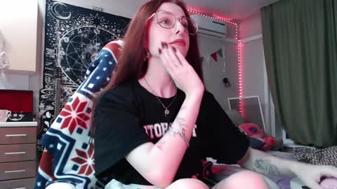 Snapshot of lisiasweet chatting on 12.27.24 Lika online show from 12.27.24