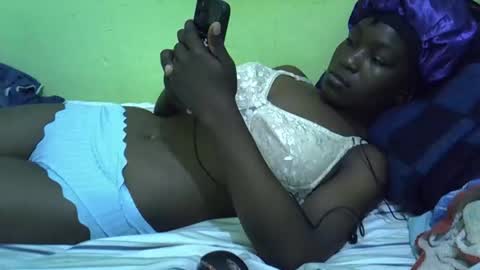 Snapshot of lisssa01 chatting on 09.18.25 lisssa01 online show from 09.18.25