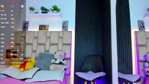 Snapshot of little__sophie18 chatting on 10.09.25 Sophie ---- connected from 1400 to 2100 Colombia time online show from 10.09.25