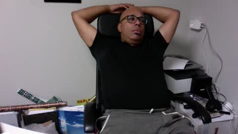 Snapshot of little_buddha chatting on 01.08.25 Pure Black Power online show from 01.08.25