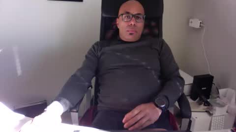 Snapshot of little_buddha chatting on 11.04.25 Pure Black Power online show from 11.04.25