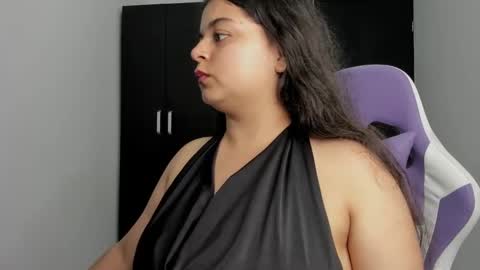 Snapshot of little_shaara chatting on 01.26.25 Shaara online show from 01.26.25