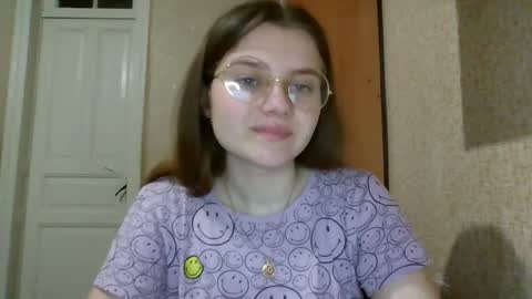 little_shygirl_ online show from 03.10.25