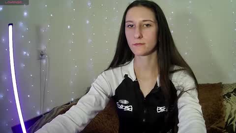 Snapshot of littleahwitch chatting on 03.09.25 LittleAhWitch online show from 03.09.25