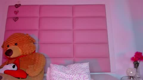 littlee_emma_ online show from 02.02.25