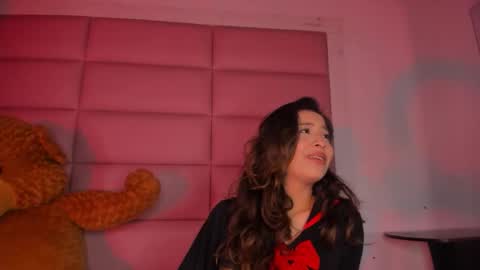 littlee_emma_ online show from 11.22.25