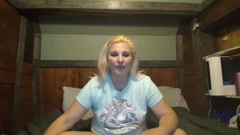 Snapshot of littlelisa1 chatting on 02.06.25 lisanixs online show from 02.06.25