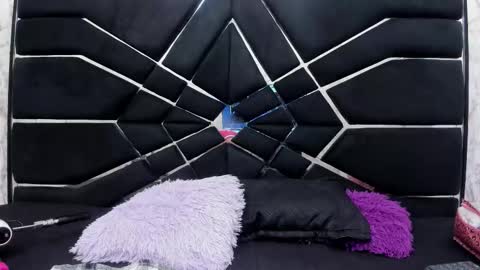 Sussy  online show from 10.21.25