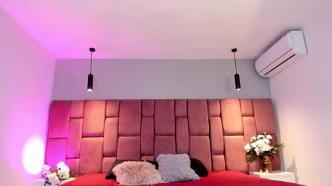 littlevaale online show from 10.24.25