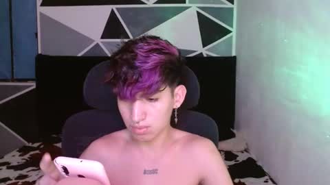 Snapshot of littlextrem chatting on 12.18.24 Eros online show from 12.18.24