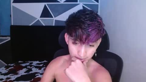 Snapshot of littlextrem chatting on 12.20.24 Eros online show from 12.20.24