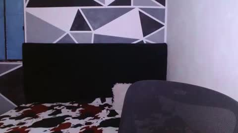 Snapshot of littlextrem chatting on 01.08.25 Eros online show from 01.08.25
