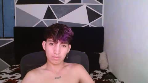 Snapshot of littlextrem chatting on 01.08.25 Eros online show from 01.08.25