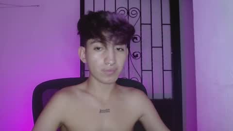 Snapshot of littlextrem chatting on 02.10.25 Eros online show from 02.10.25