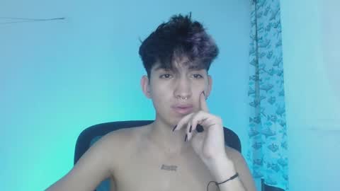 Snapshot of littlextrem chatting on 02.25.25 Eros online show from 02.25.25