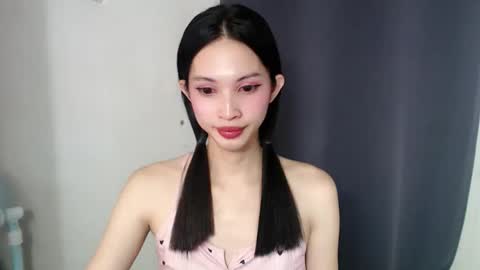 Snapshot of liviacum_ chatting on 09.09.25 Lvia online show from 09.09.25