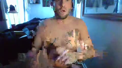 Snapshot of livingpuddle chatting on 01.08.25 livingpuddle online show from 01.08.25