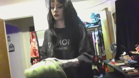 Snapshot of livmirage chatting on 01.19.25 Liv Mirage online show from 01.19.25