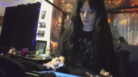 Snapshot of livmirage chatting on 03.08.25 Liv Mirage online show from 03.08.25