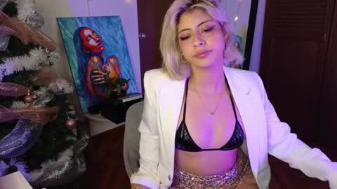 Snapshot of lizambarr chatting on 12.31.24 Lizeth online show from 12.31.24