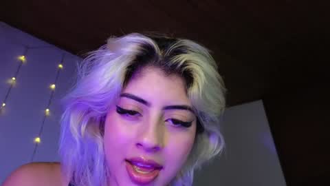 Snapshot of lizambarr chatting on 02.05.25 Lizeth online show from 02.05.25