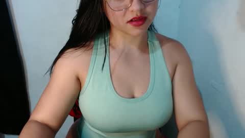 Snapshot of lizbodu chatting on 02.19.25 Lizze Bodu 3 online show from 02.19.25