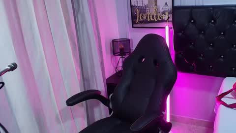 Lizz  online show from 01.18.25