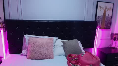 Lizz  online show from 01.23.25