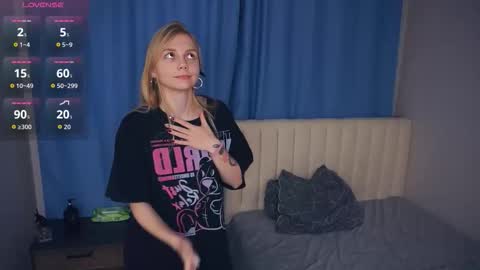 Snapshot of lizzetteavent chatting on 11.29.25 Megan online show from 11.29.25