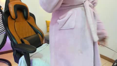 lizzie_williamss online show from 09.24.25