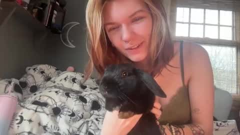 Snapshot of lizzyylovesick chatting on 01.27.25 lizzybunny online show from 01.27.25