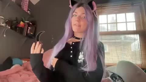 Snapshot of lizzyylovesick chatting on 02.12.25 lizzybunny online show from 02.12.25