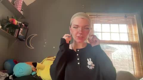 Snapshot of lizzyylovesick chatting on 02.19.25 lizzybunny online show from 02.19.25