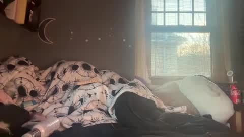 Snapshot of lizzyylovesick chatting on 02.28.25 lizzybunny online show from 02.28.25