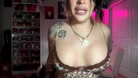 Snapshot of lo_cakez chatting on 12.27.24 lo_cakez online show from 12.27.24