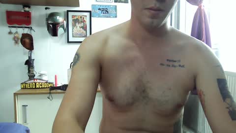 Snapshot of lobomx19 chatting on 01.04.25 Lobo online show from 01.04.25