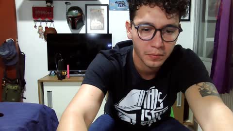 Snapshot of lobomx19 chatting on 01.11.25 Lobo online show from 01.11.25