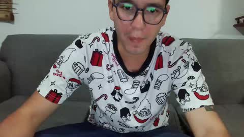 Snapshot of lobomx19 chatting on 09.09.25 Lobo online show from 09.09.25