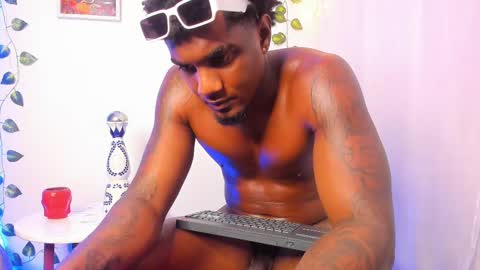 Snapshot of logan_drakex chatting on 03.06.25 LOGAN DRAKE online show from 03.06.25