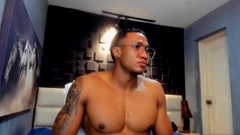 Snapshot of logan_varela chatting on 12.19.24 logan_varela online show from 12.19.24