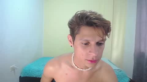 Snapshot of loganevans8 chatting on 02.11.25 Logan online show from 02.11.25